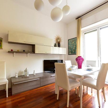 Milano Calvairate Balcony Apt Buitenkant foto