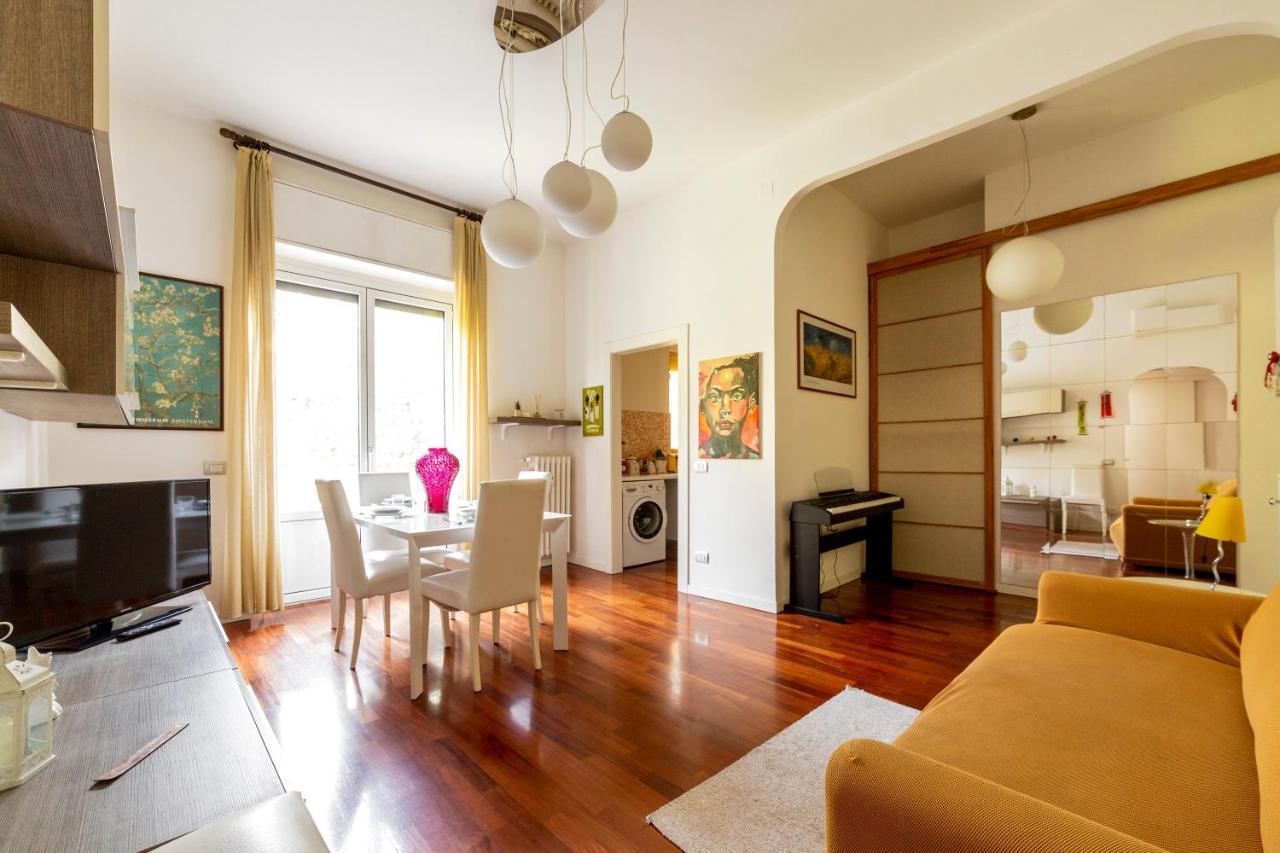Milano Calvairate Balcony Apt Buitenkant foto